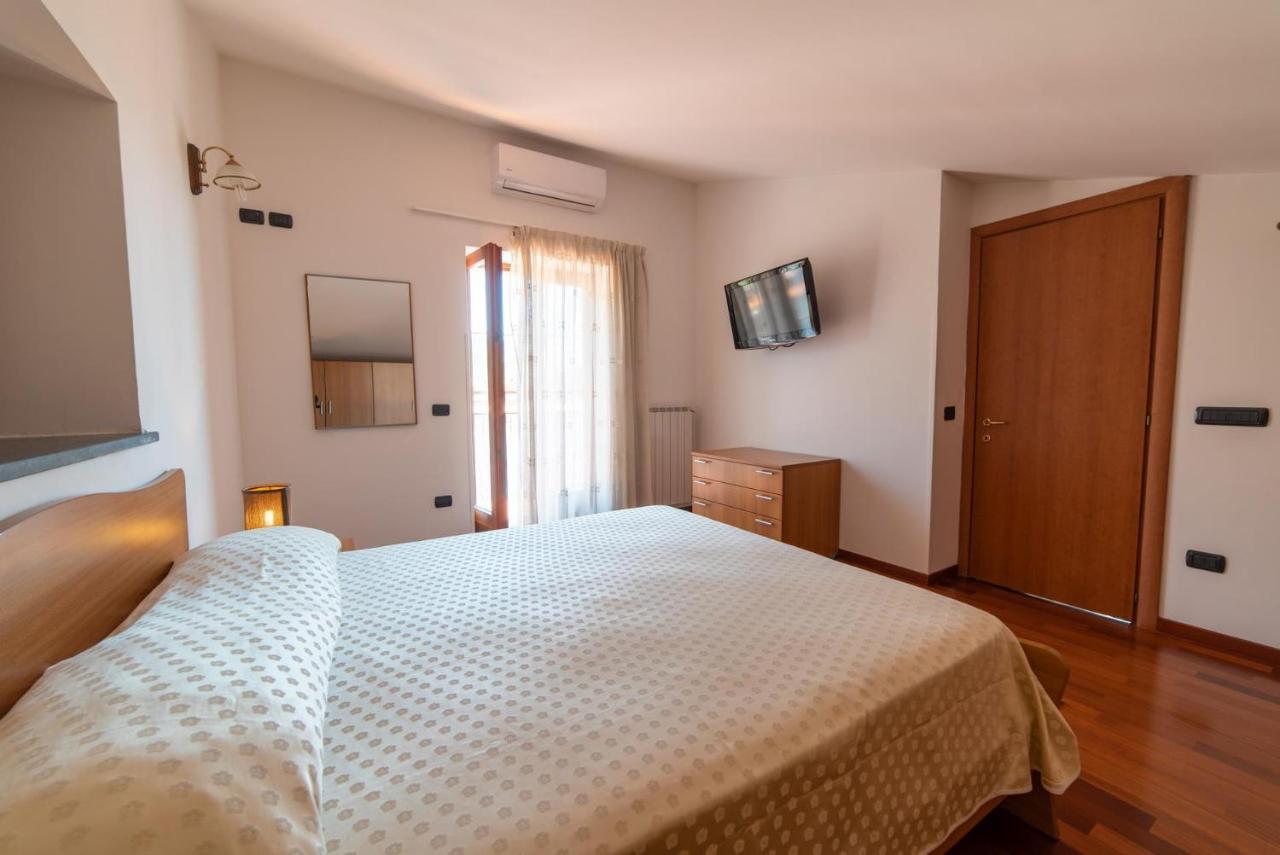 الشقق الفندقية ماسّا لوبْرينسِفي  Olga'S Relais المظهر الخارجي الصورة